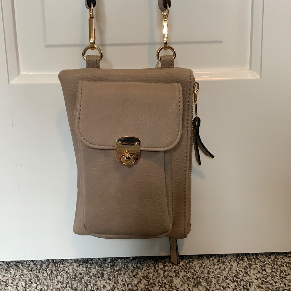 Tan crossbody purse